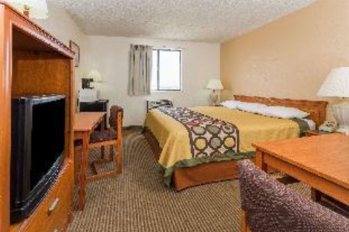 Super 8 by Wyndham Colo. Sprs. Garden Of The Gods image 8